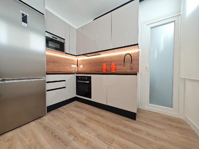 Imagen 1 Inmueble 304914 - Planta Baja en venta en Madrid / Calle Las Cañas a 3 minutos de la Calle Arturo Soria