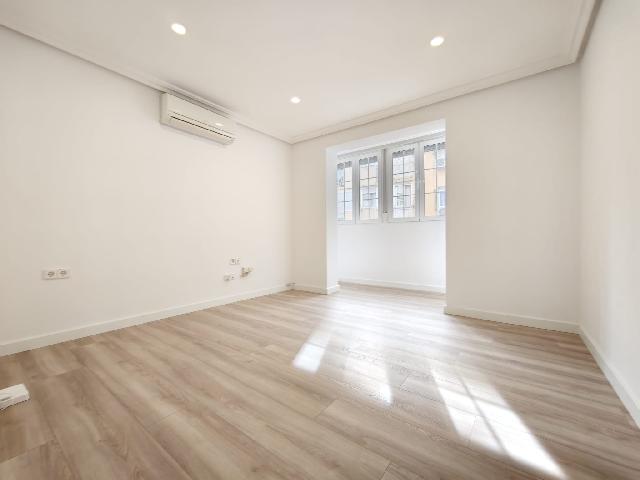 Imagen 2 Inmueble 305046 - Piso en venta en Madrid / Calle Zaratán - Simancas - San Blas - Madrid 