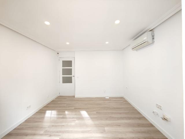 Imagen 3 Inmueble 305046 - Piso en venta en Madrid / Calle Zaratán - Simancas - San Blas - Madrid 