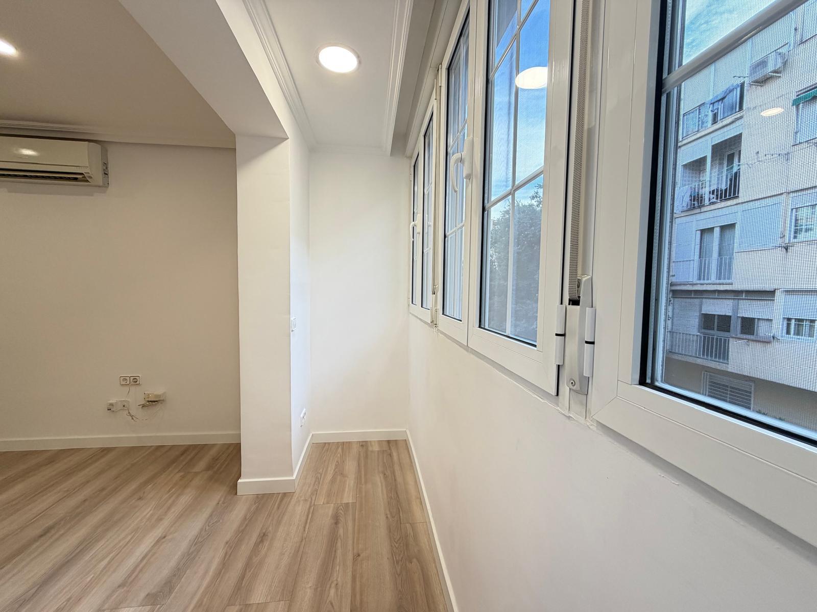 Imagen 4 Piso en venta en Madrid / Calle Zaratán - Simancas - San Blas - Madrid 