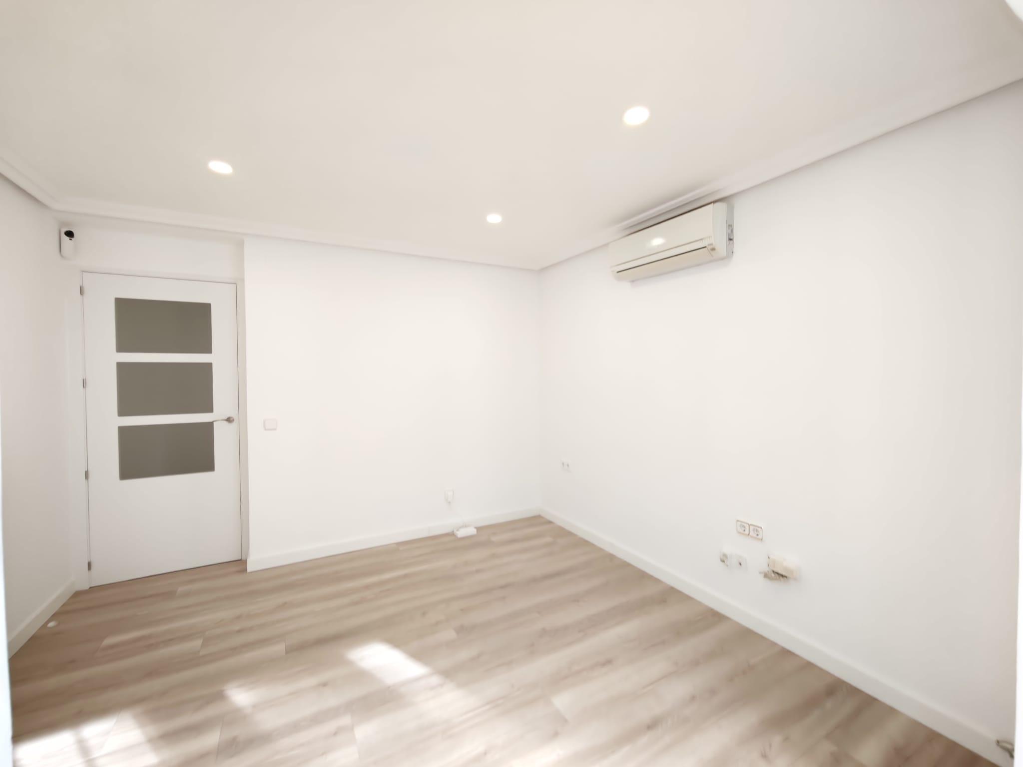 Imagen 5 Piso en venta en Madrid / Calle Zaratán - Simancas - San Blas - Madrid 
