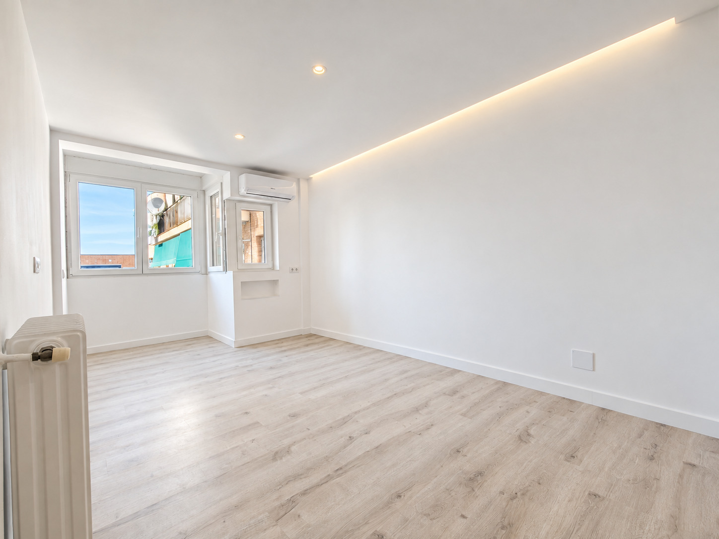 Imagen 1 Apartamento en venta en Madrid / Calle Nectar - 28022 - Canillejas -Madrid 