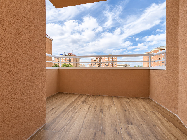 Imagen 8 Inmueble 305255 - Piso en venta en Madrid / Av. Guadalajara 103, A 1 minuto de la parada del metro 