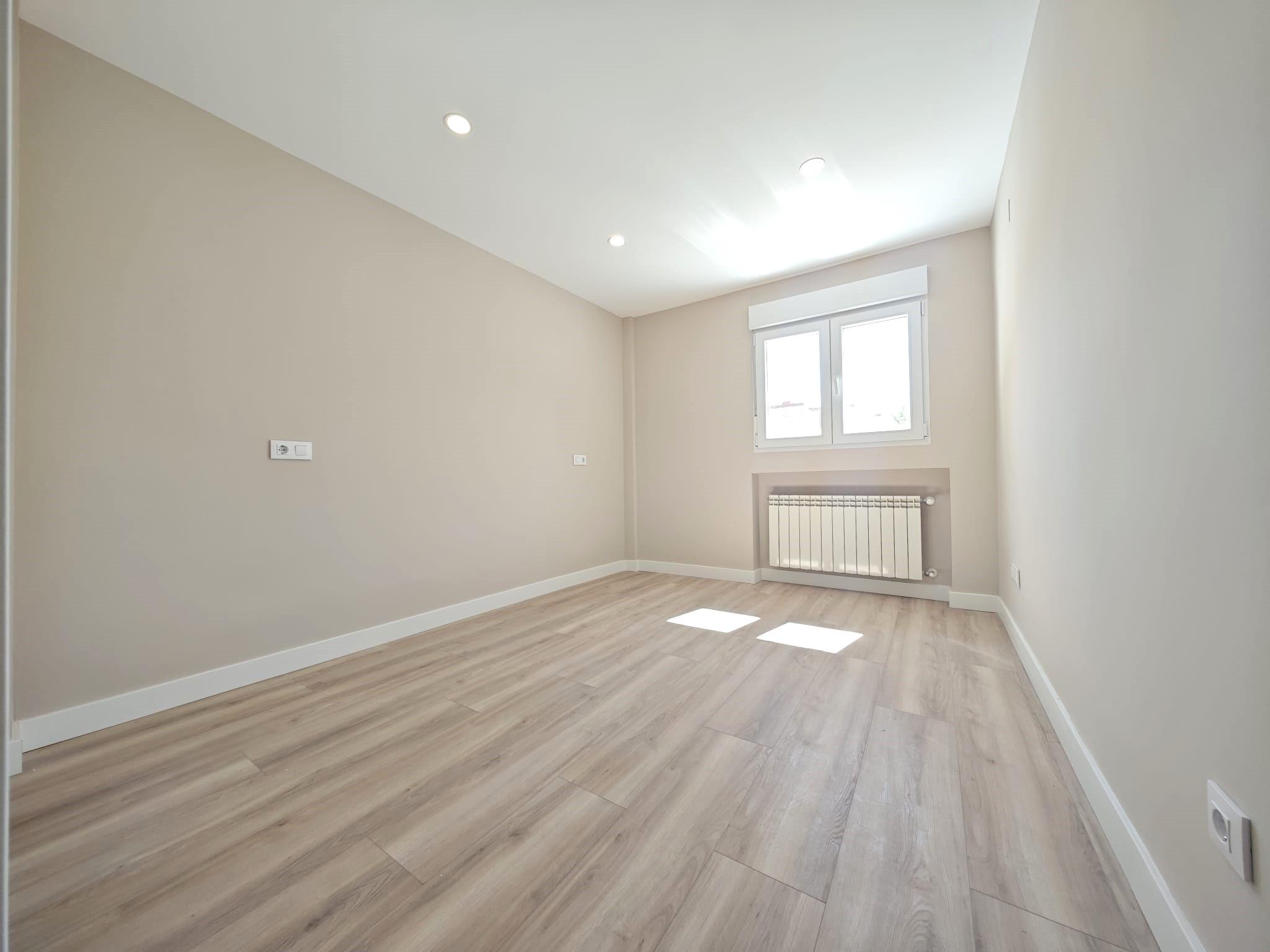 Imagen 9 Piso en venta en Madrid / Av. Guadalajara 103, A 1 minuto de la parada del metro 