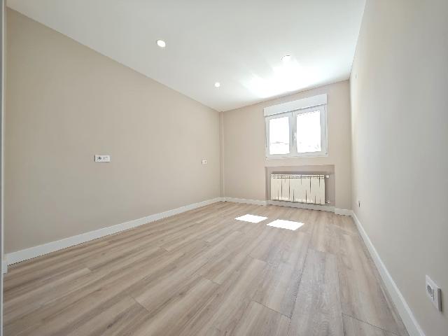 Imagen 9 Inmueble 305255 - Piso en venta en Madrid / Av. Guadalajara 103, A 1 minuto de la parada del metro 