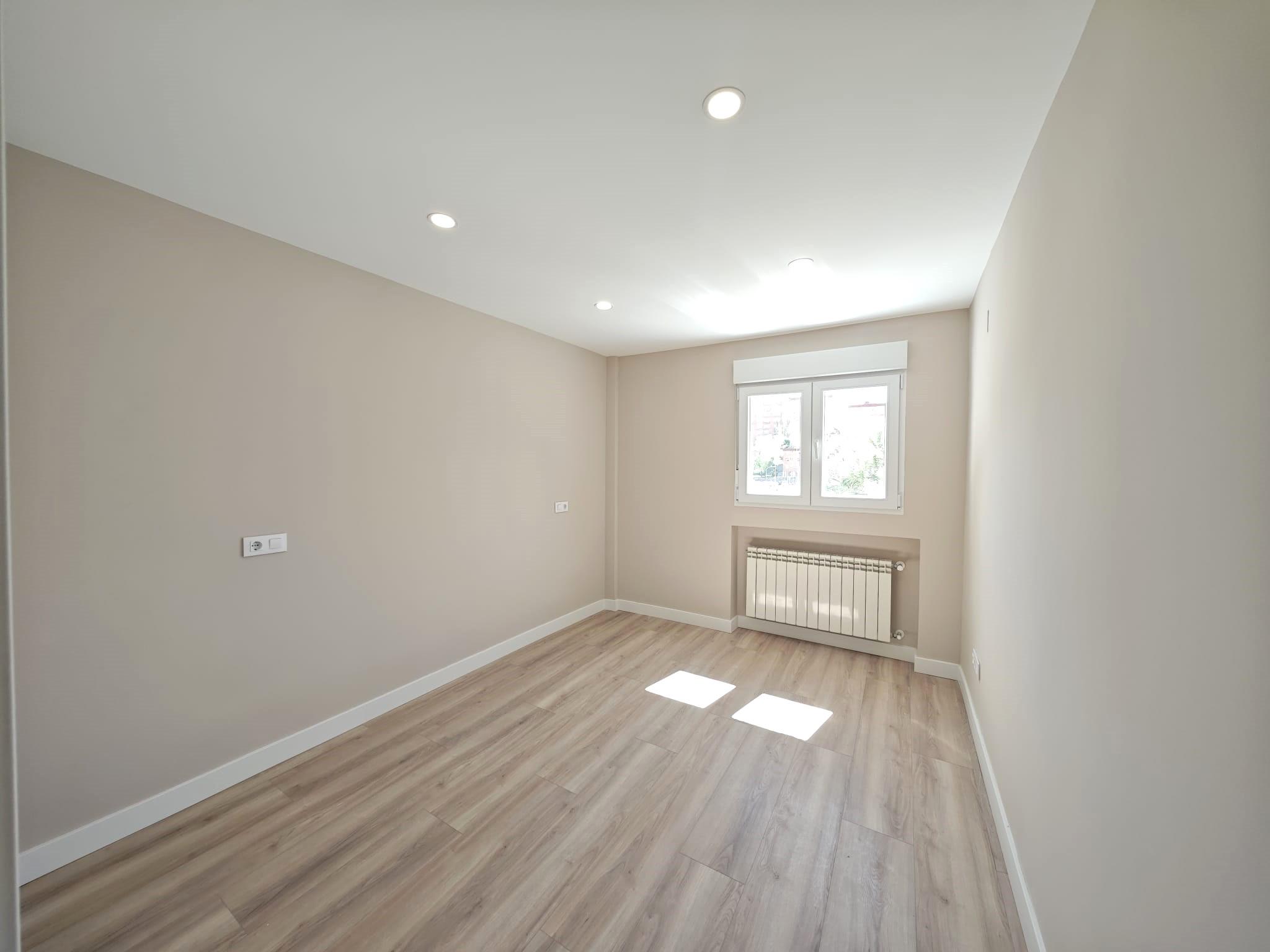 Imagen 12 Piso en venta en Madrid / Av. Guadalajara 103, A 1 minuto de la parada del metro 