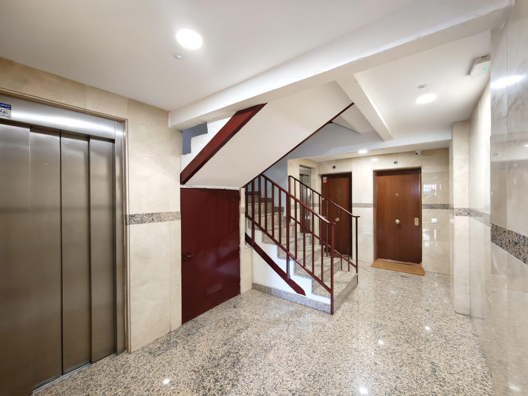 Imagen 21 Piso en venta en Madrid / Av. Guadalajara 103, A 1 minuto de la parada del metro 