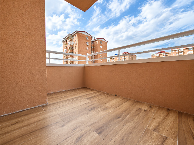 Imagen 7 Inmueble 305255 - Piso en venta en Madrid / Av. Guadalajara 103, A 1 minuto de la parada del metro 