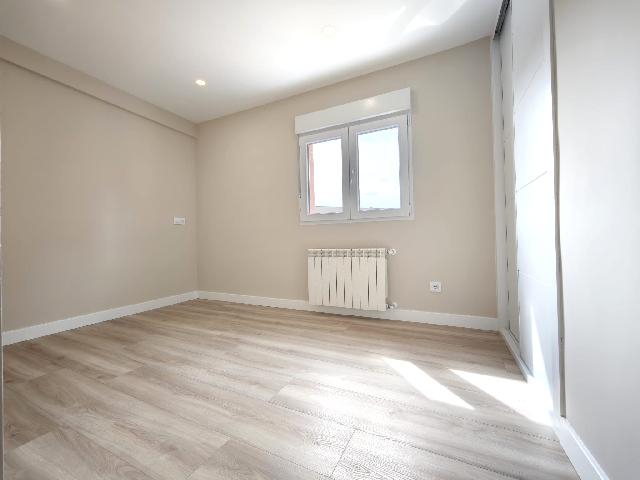 Imagen 17 Inmueble 305255 - Piso en venta en Madrid / Av. Guadalajara 103, A 1 minuto de la parada del metro 