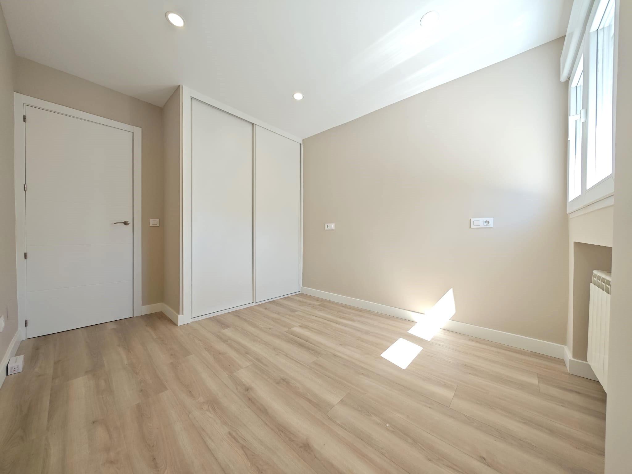 Imagen 7 Piso en venta en Madrid / Av. Guadalajara 103, A 1 minuto de la parada del metro 