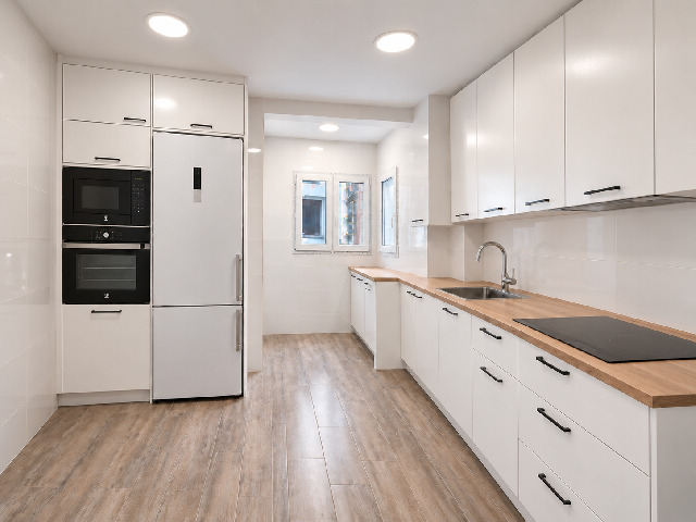 Imagen 18 Inmueble 305255 - Piso en venta en Madrid / Av. Guadalajara 103, A 1 minuto de la parada del metro 