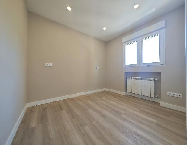 Imagen 11 Inmueble 305255 - Piso en venta en Madrid / Av. Guadalajara 103, A 1 minuto de la parada del metro 