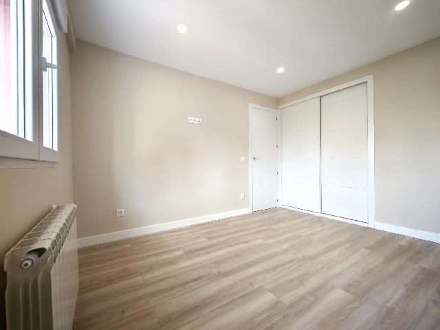 Imagen 20 Inmueble 305255 - Piso en venta en Madrid / Av. Guadalajara 103, A 1 minuto de la parada del metro 