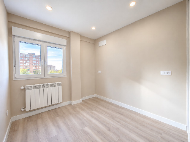 Imagen 5 Inmueble 305255 - Piso en venta en Madrid / Av. Guadalajara 103, A 1 minuto de la parada del metro 