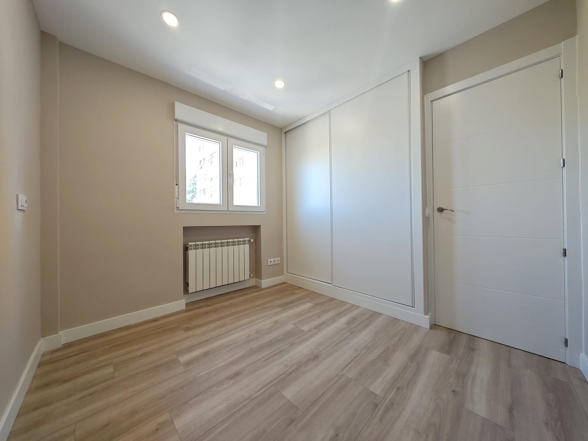 Imagen 16 Piso en venta en Madrid / Av. Guadalajara 103, A 1 minuto de la parada del metro 