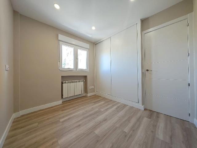 Imagen 16 Inmueble 305255 - Piso en venta en Madrid / Av. Guadalajara 103, A 1 minuto de la parada del metro 