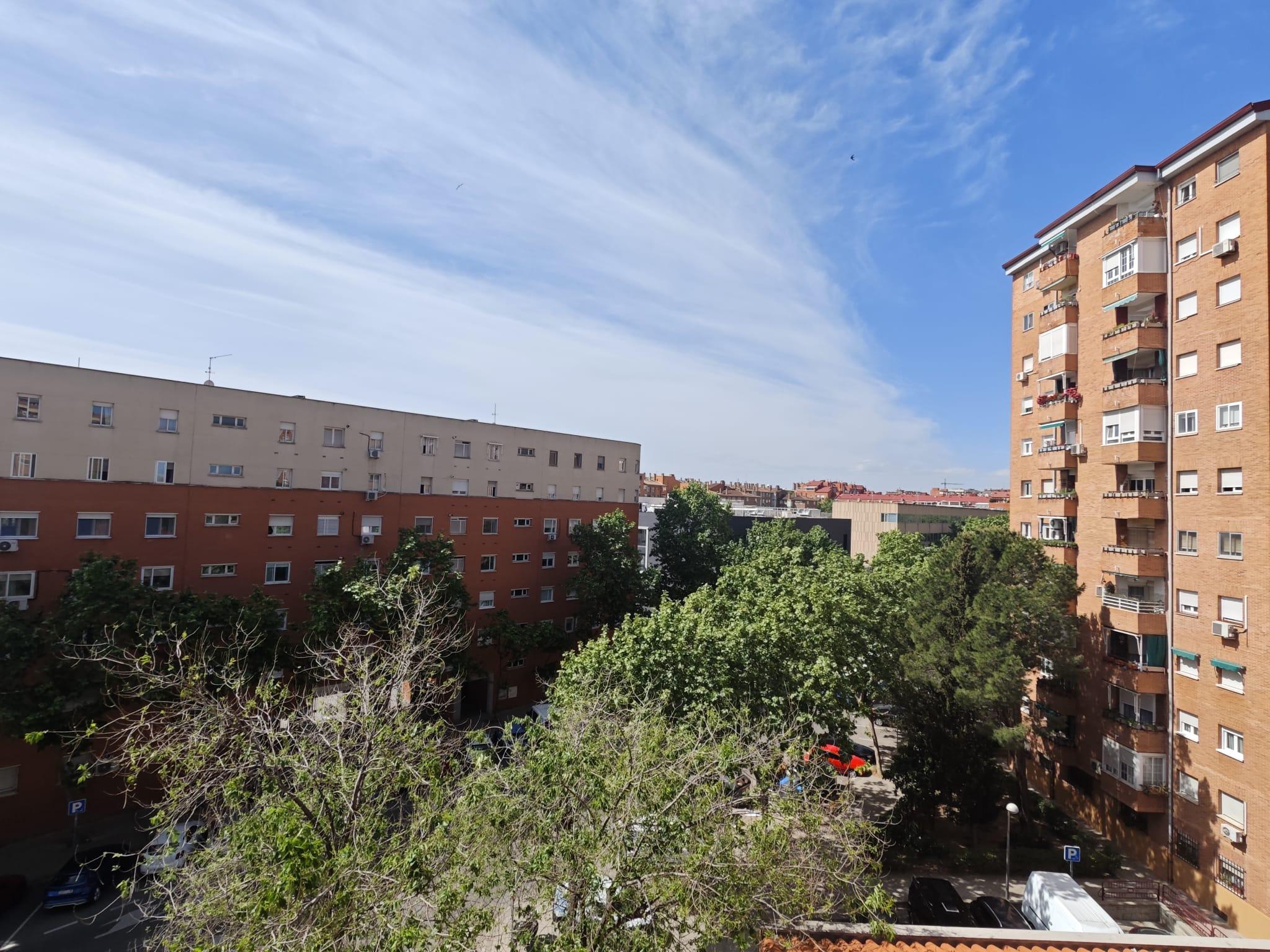 Imagen 29 Piso en venta en Madrid / Av. Guadalajara 103, A 1 minuto de la parada del metro 