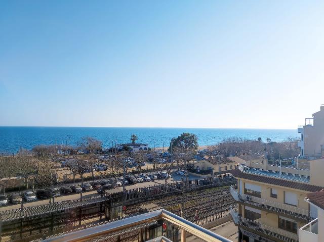Imagen 1 Inmueble 298934 - Apto. Playa en venta en Calella / Frente a la estación de tren de Renfe Rodalies.