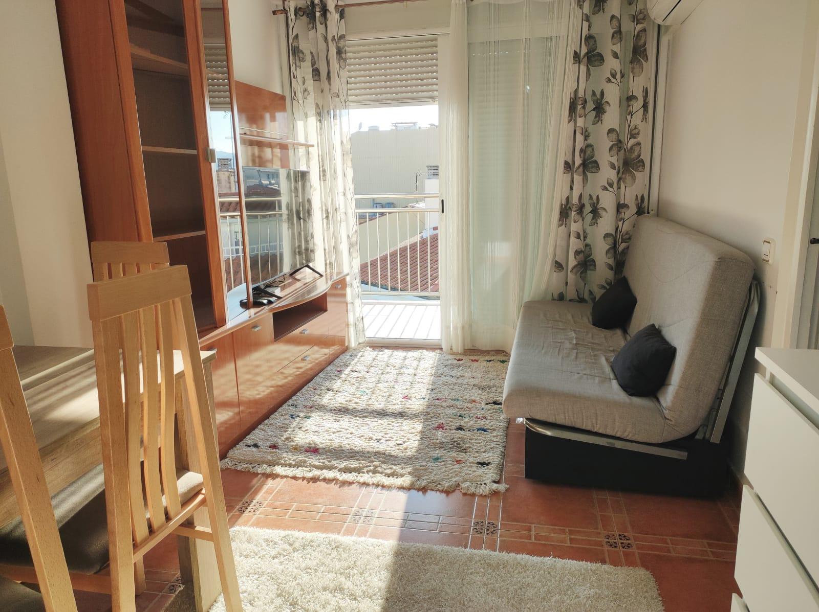 Imagen 4 Apto. Playa en venta en Calella / Frente a la estación de tren de Renfe Rodalies.