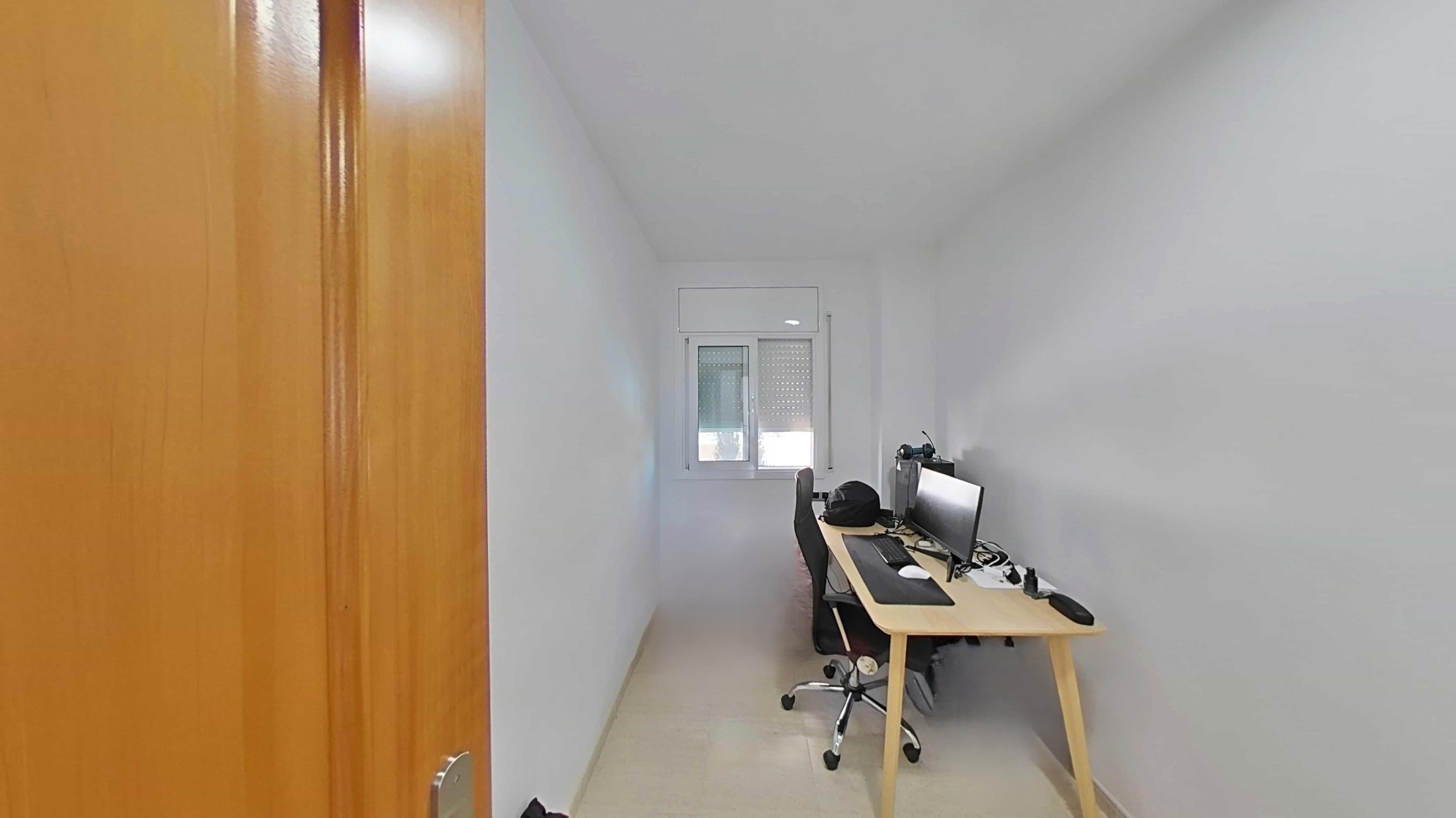 Imagen 18 Piso en venta en Pineda De Mar / Segunda línea de mar