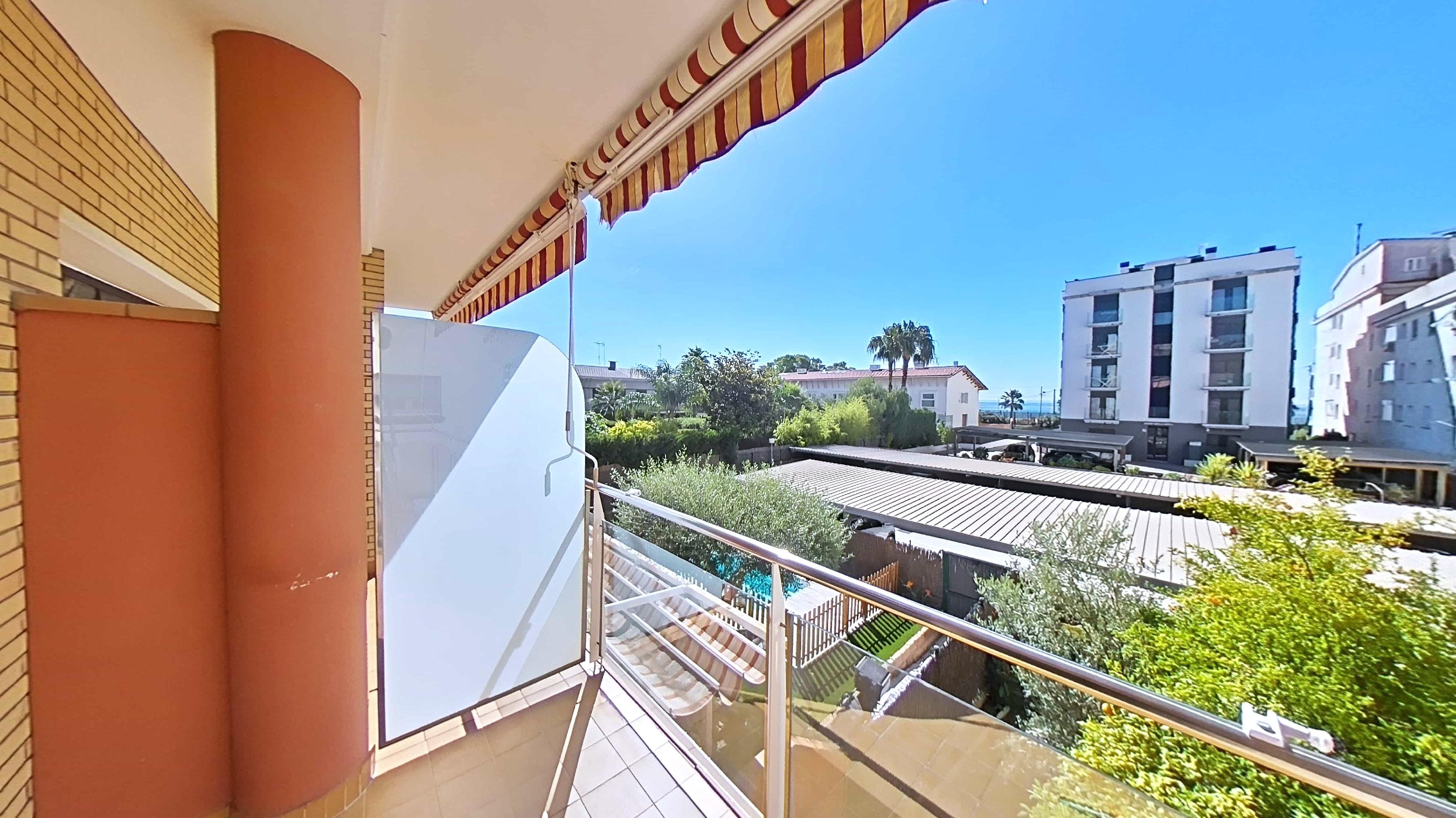 Imagen 1 Piso en venta en Pineda De Mar / Segunda línea de mar