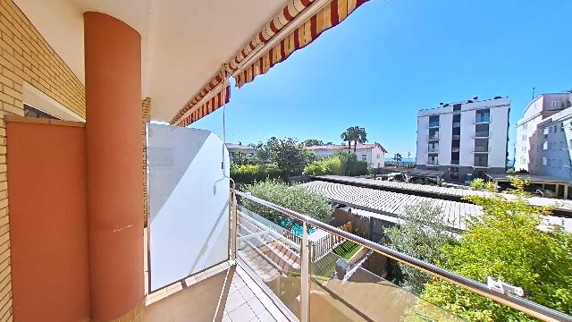 Imagen 1 Inmueble 299786 - Piso en venta en Pineda De Mar / Segunda línea de mar