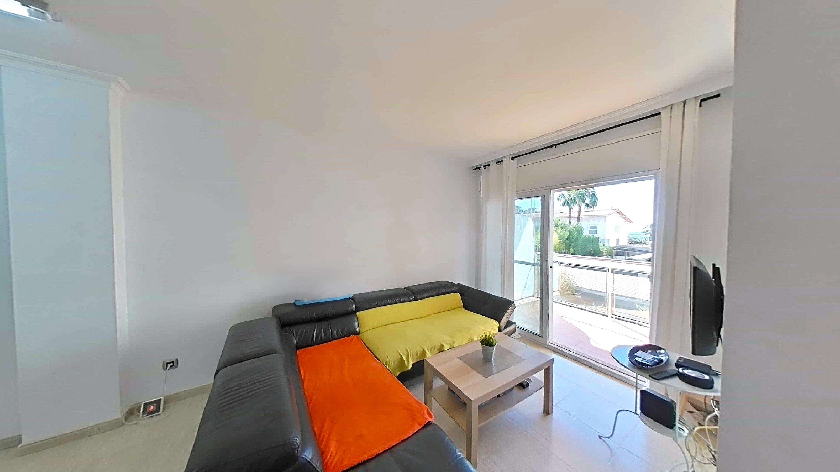 Imagen 5 Piso en venta en Pineda De Mar / Segunda línea de mar