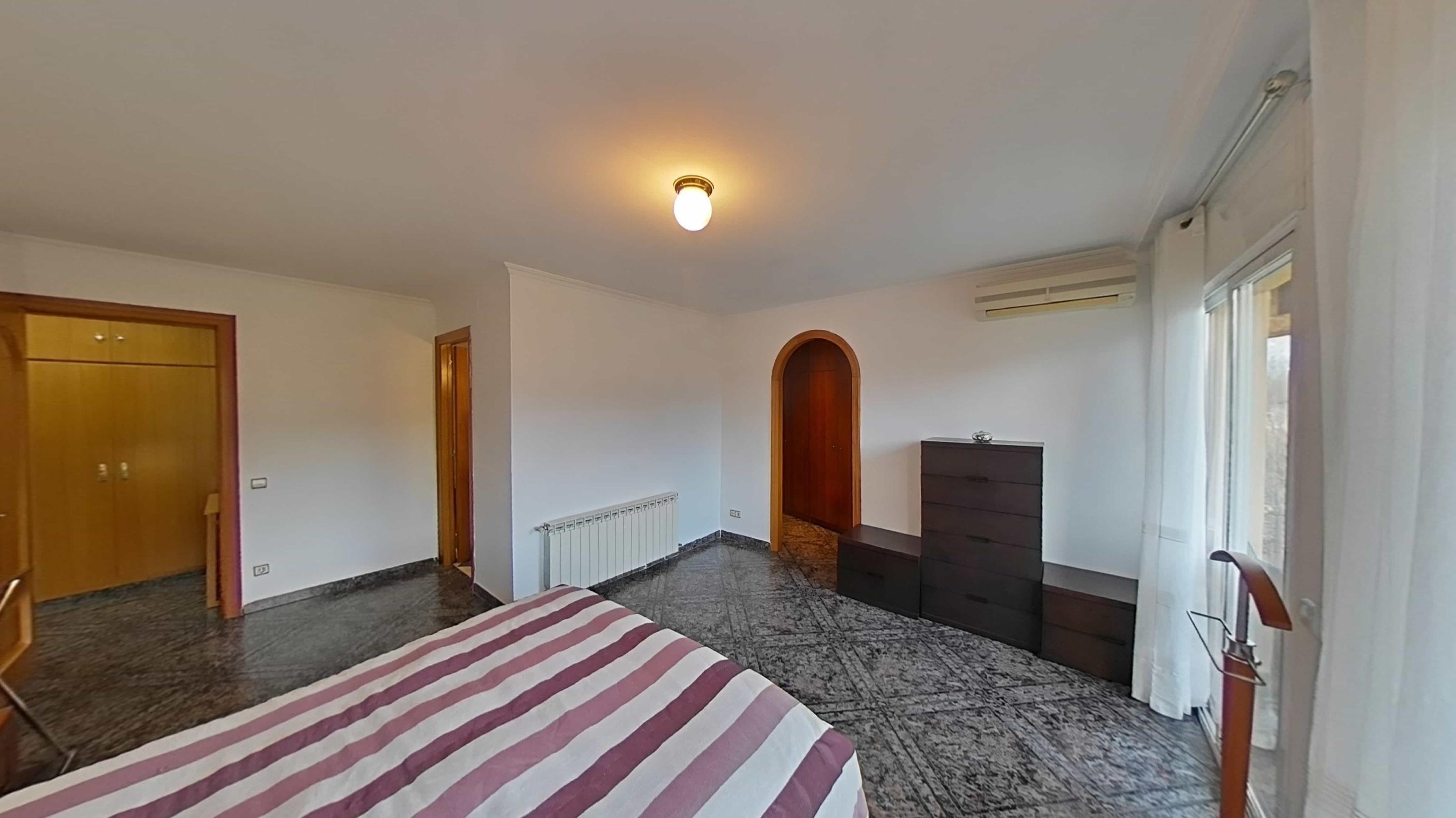 Imagen 12 Piso en venta en Sant Cebrià De Vallalta / Muy bien ubicado, en la entrada de la población.