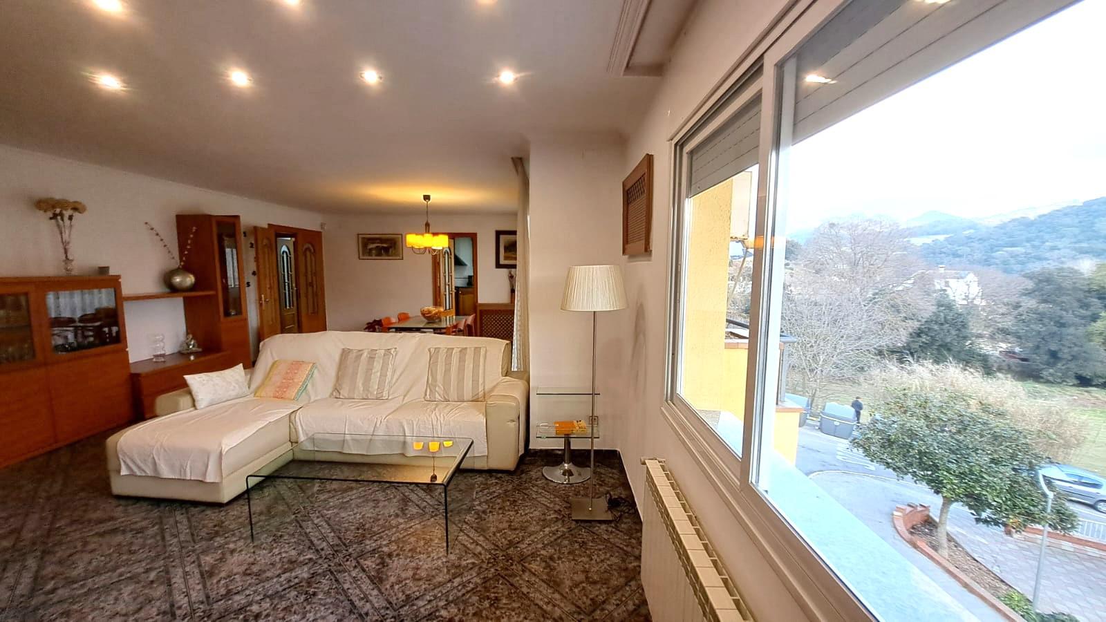 Imagen 2 Piso en venta en Sant Cebrià De Vallalta / Muy bien ubicado, en la entrada de la población.