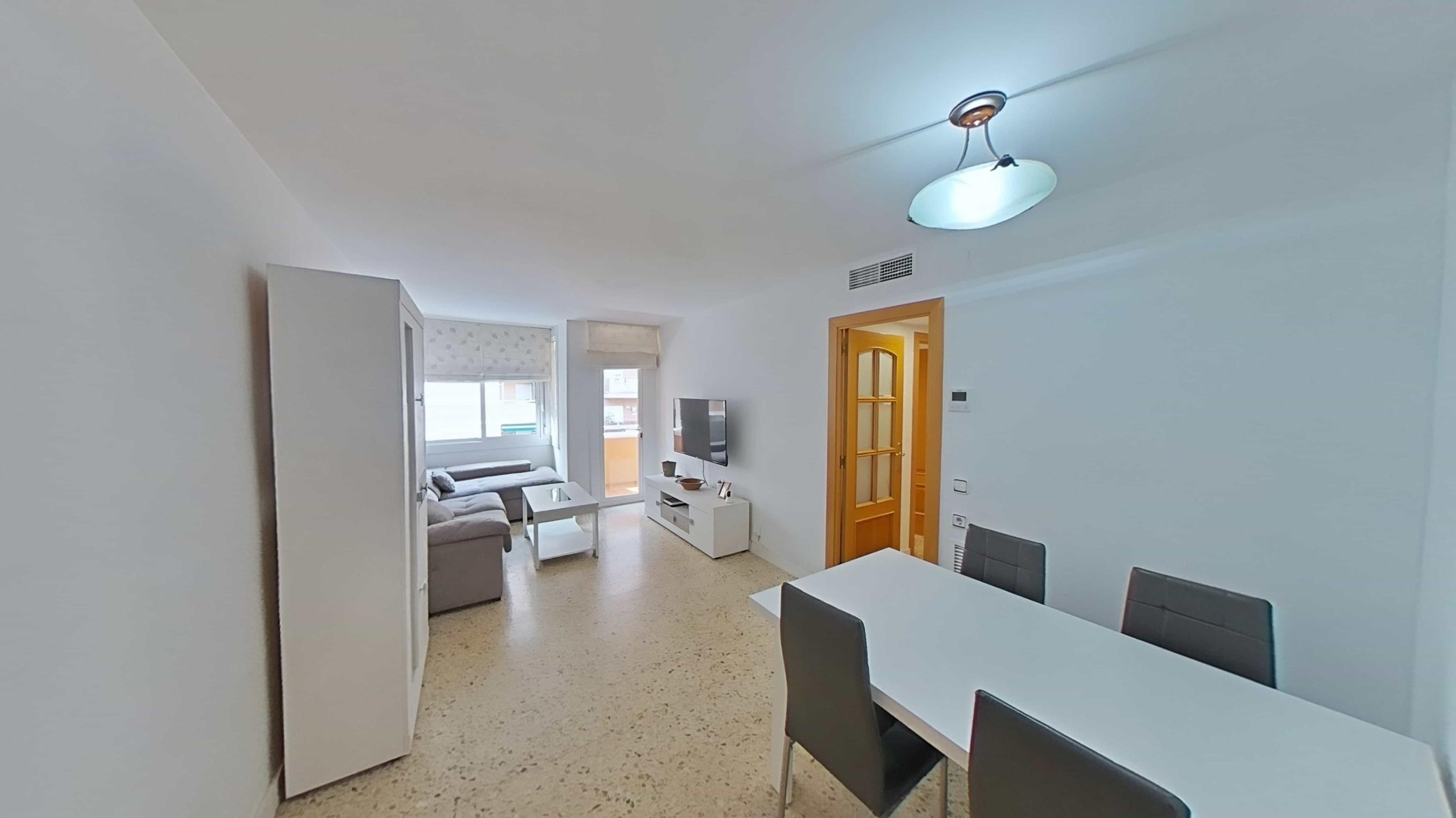 Imagen 5 Piso en venta en Pineda De Mar / Segunda línea de mar