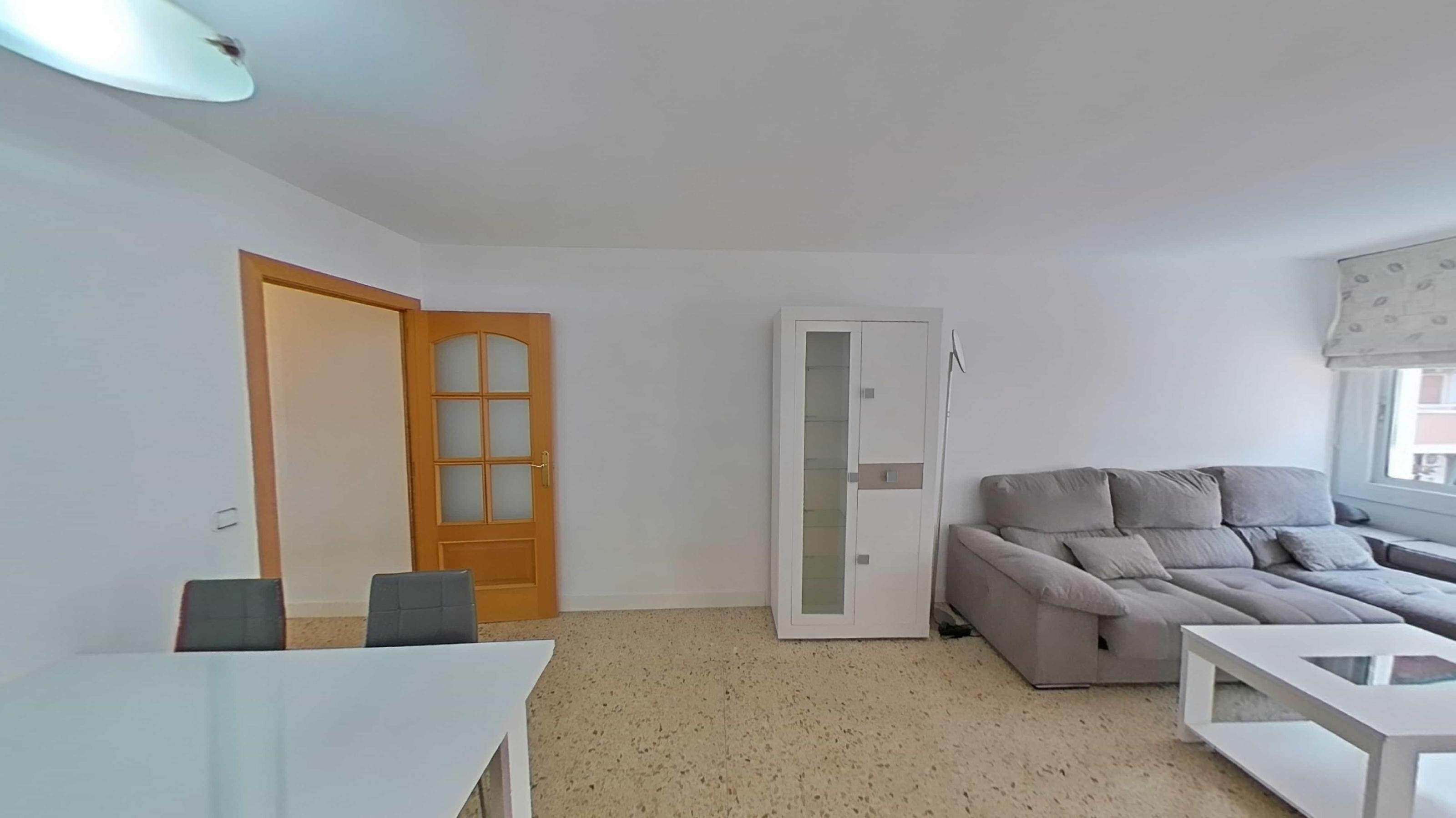 Imagen 2 Piso en venta en Pineda De Mar / Segunda línea de mar