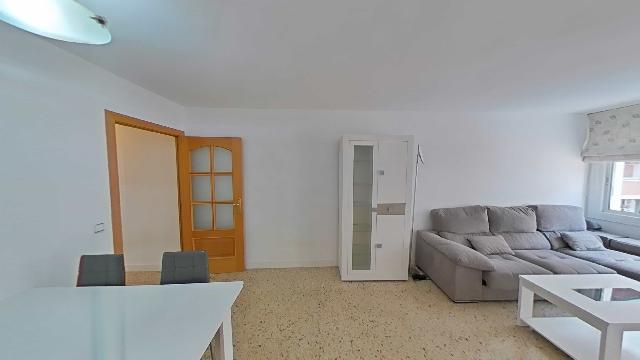 Imagen 2 Inmueble 300325 - Piso en venta en Pineda De Mar / Segunda línea de mar