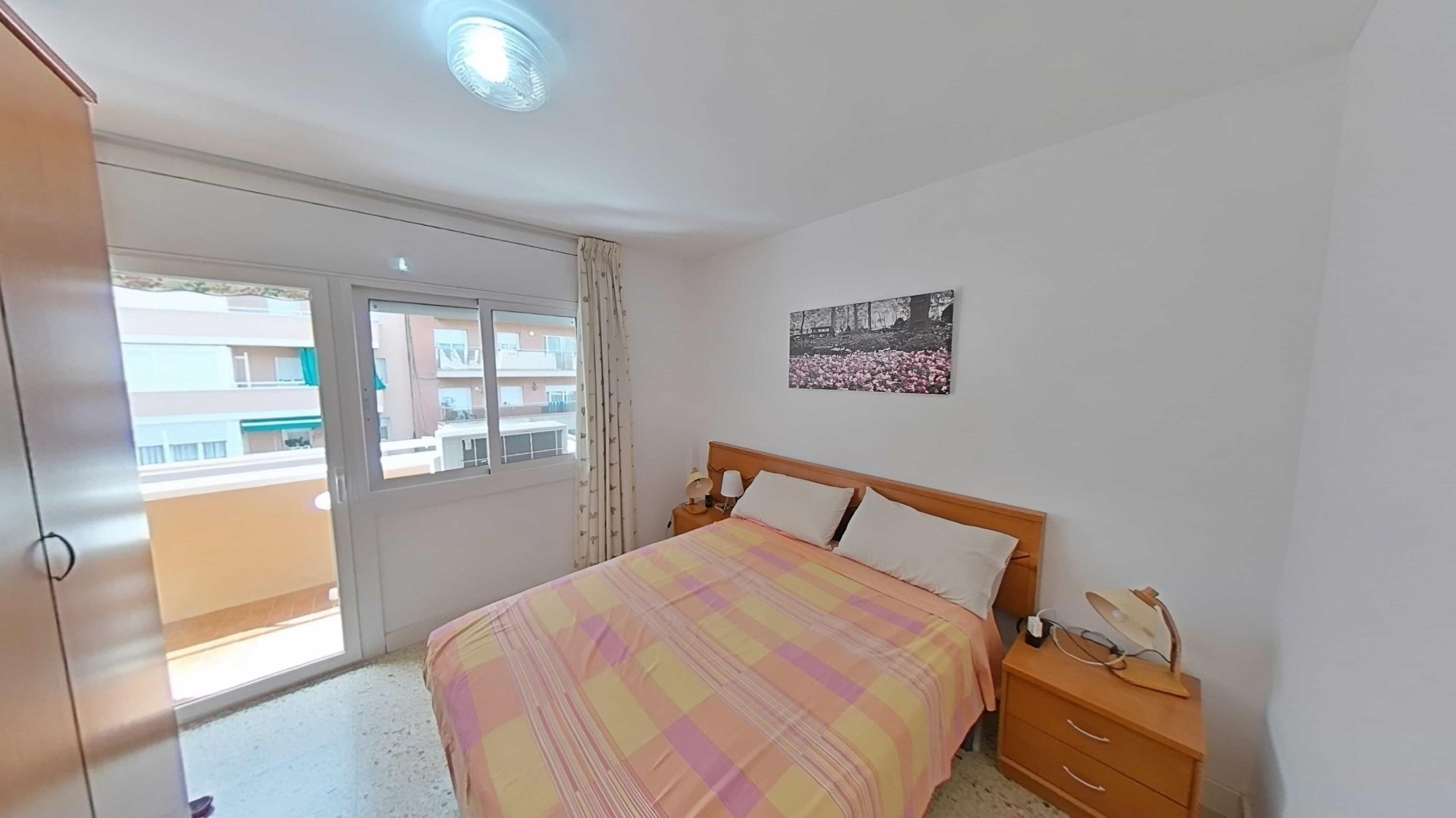 Imagen 10 Piso en venta en Pineda De Mar / Segunda línea de mar