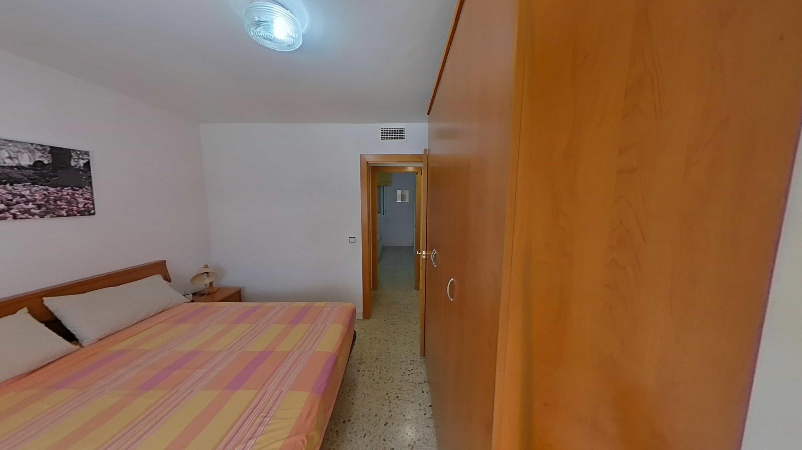 Imagen 13 Piso en venta en Pineda De Mar / Segunda línea de mar