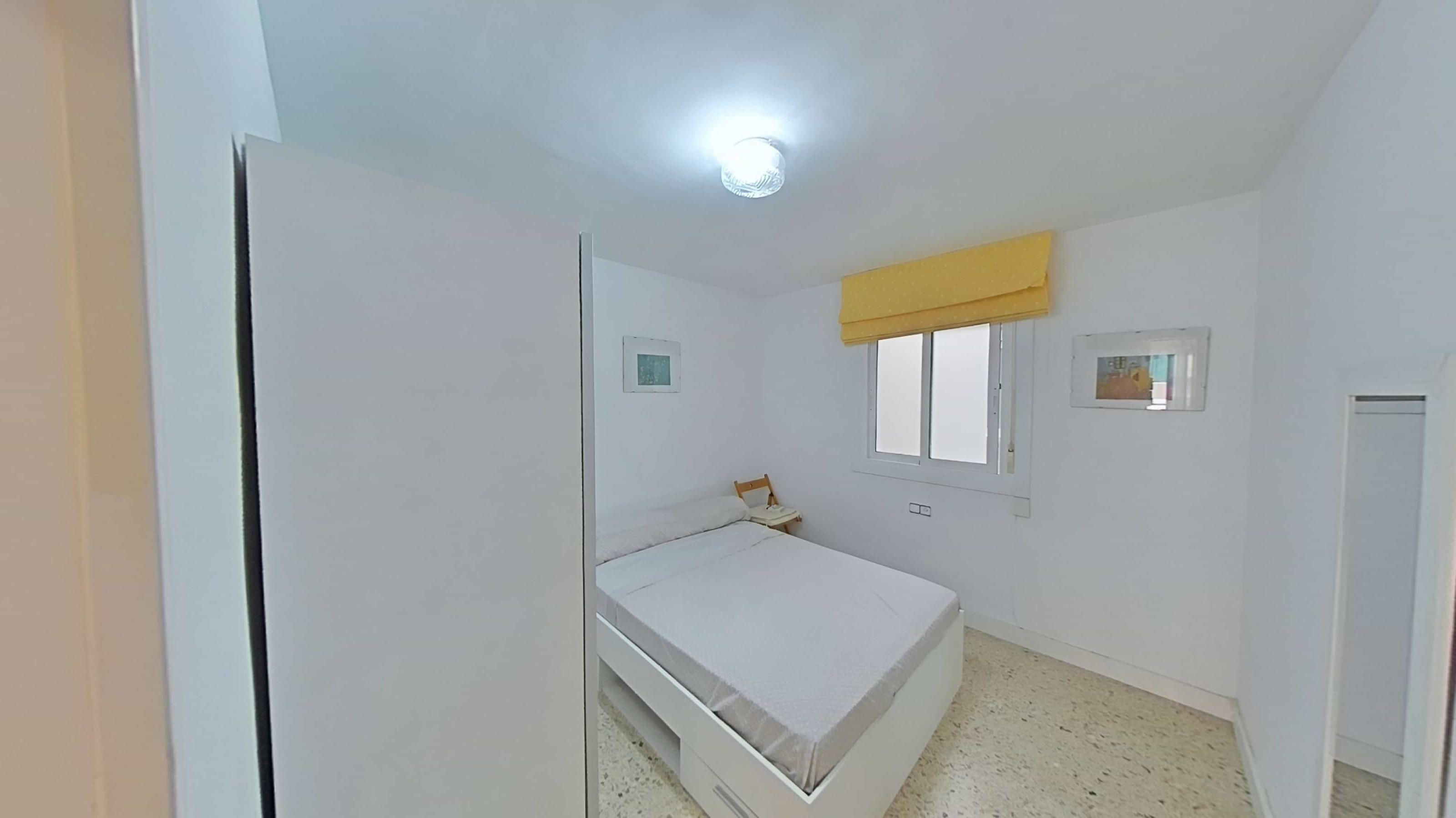 Imagen 14 Piso en venta en Pineda De Mar / Segunda línea de mar