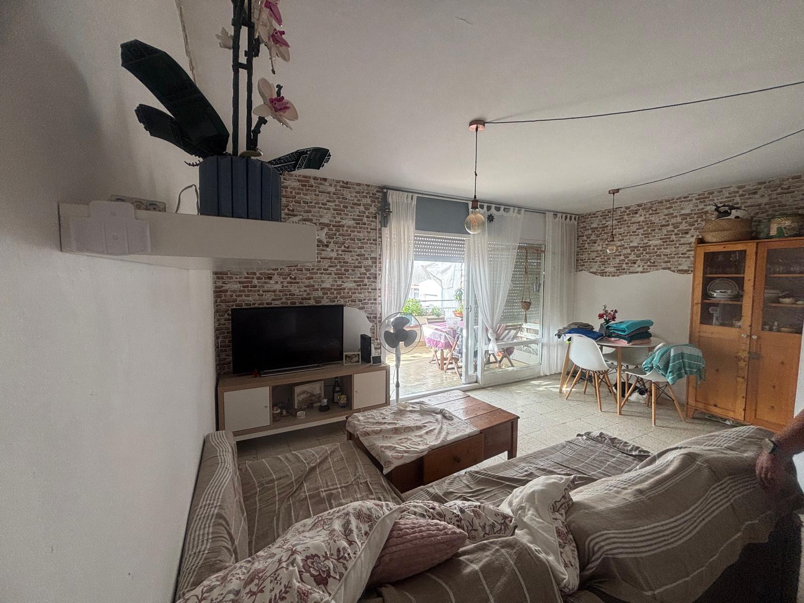 Imagen 2 Piso en venta en Pineda De Mar / Cerca de la Plaza Las Palmeras