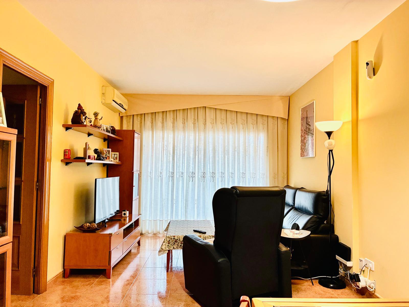 Imagen 1 Piso en venta en Pineda De Mar / Cerca del Consum