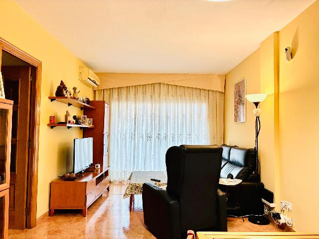 Imagen 1 Inmueble 300707 - Piso en venta en Pineda De Mar / Cerca del Consum