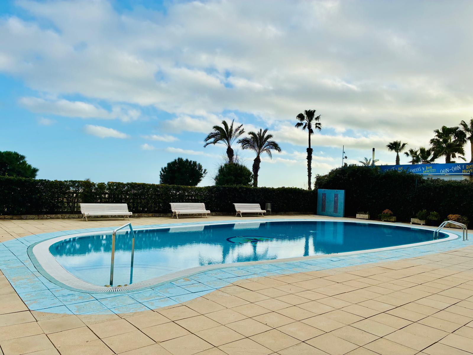 Imagen 1 Apartamento en venta en Santa Susanna / Primera línea de mar