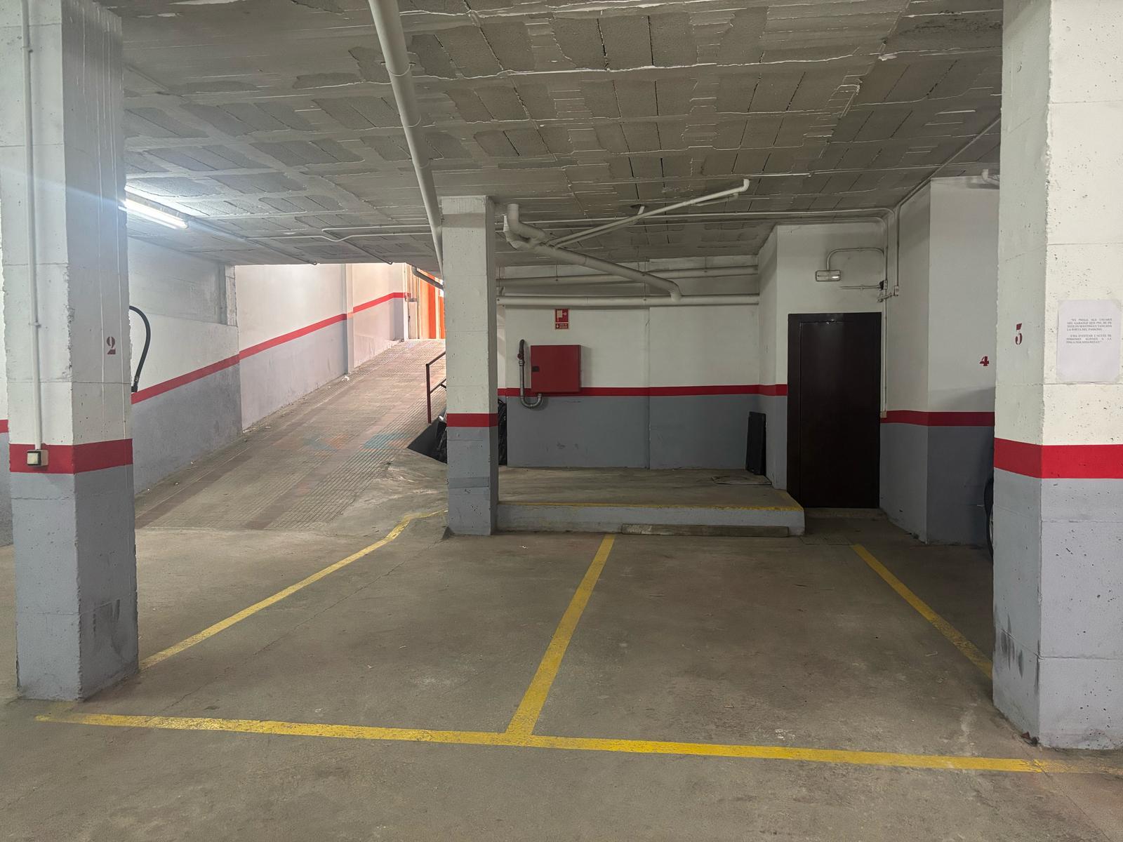 Imagen 1 Parking Coche en alquiler en Pineda De Mar / Centro del pueblo