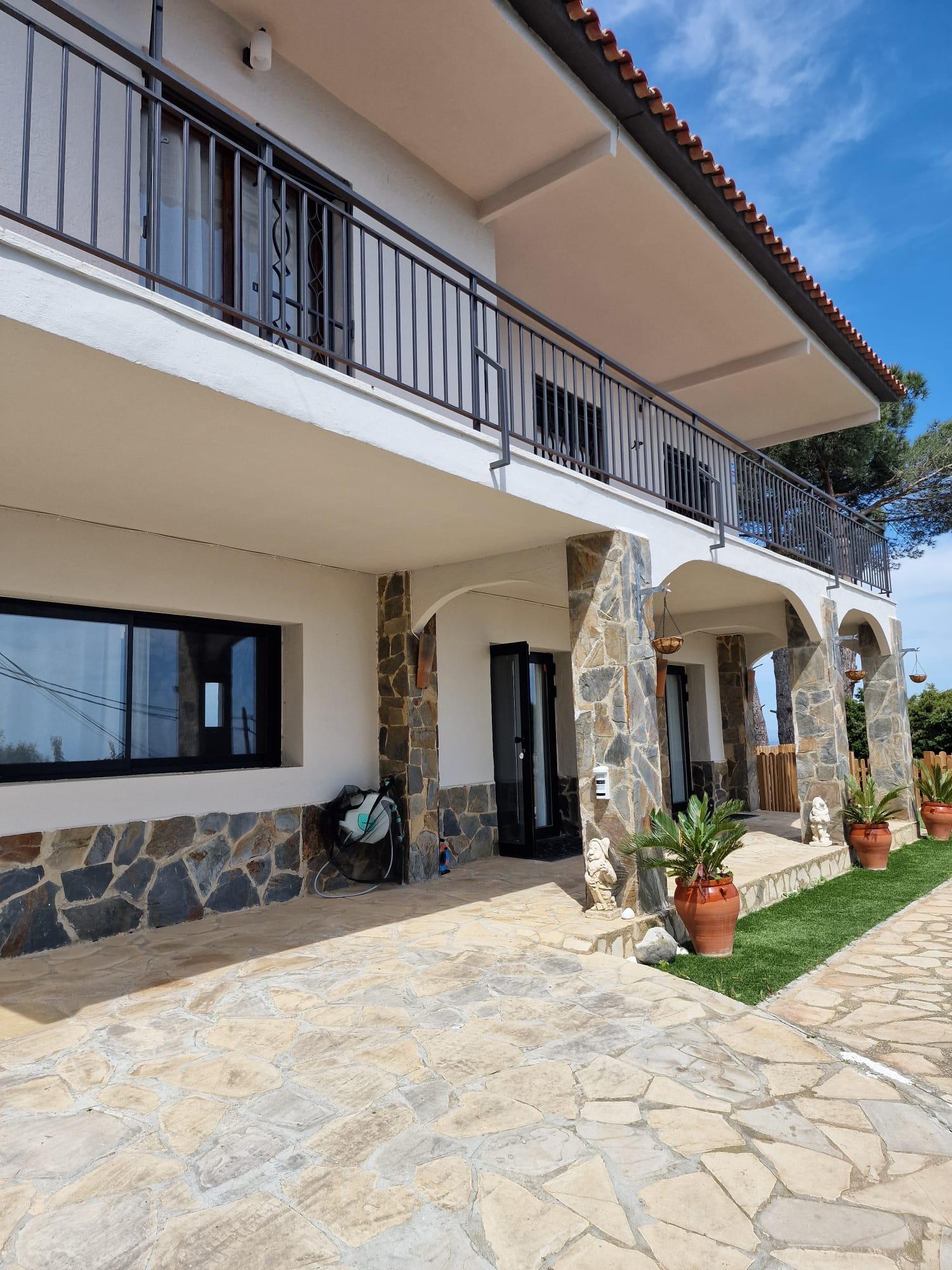 Imagen 1 Casa en alquiler en Calella / Urbanización Can Carreras