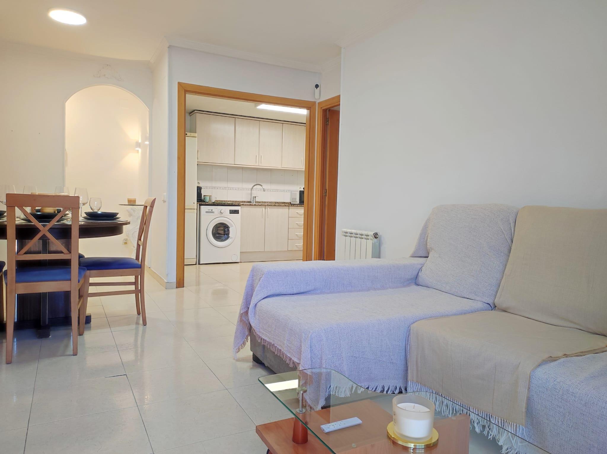 Imagen 1 Piso en venta en Pineda De Mar / Al lado de Calella