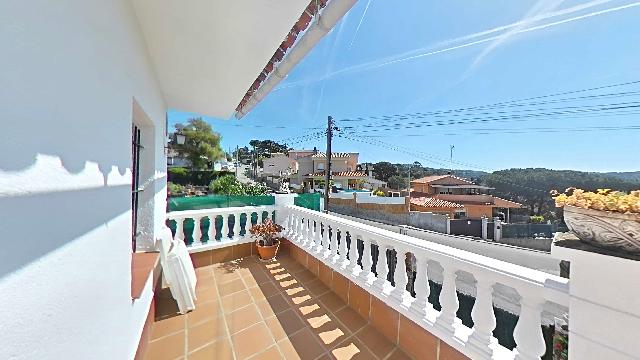 Imagen 19 Inmueble 302629 - Casa en venta en Vidreres / Urbanización Aiguaviva Park