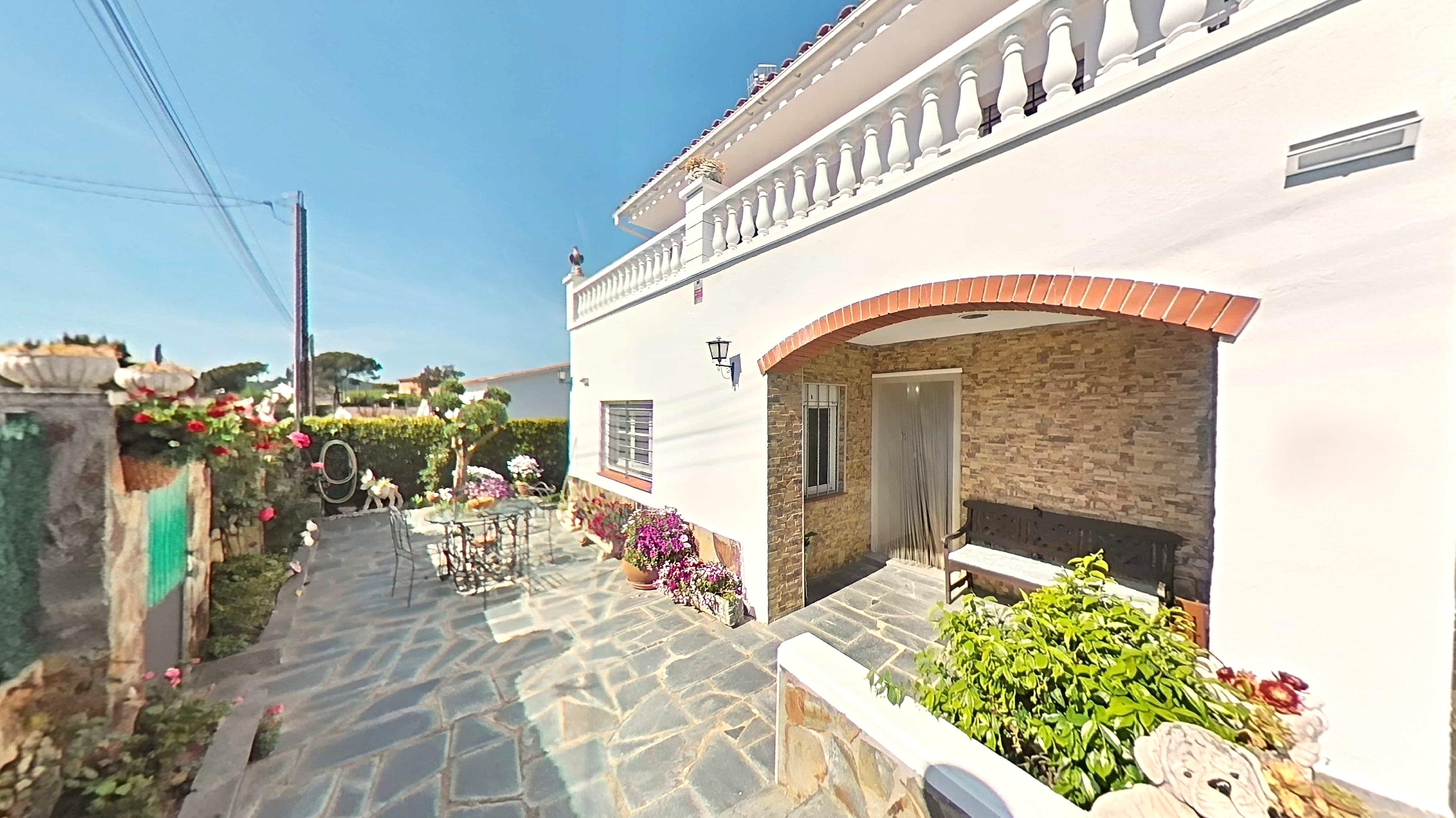 Imagen 3 Casa en venta en Vidreres / Urbanización Aiguaviva Park