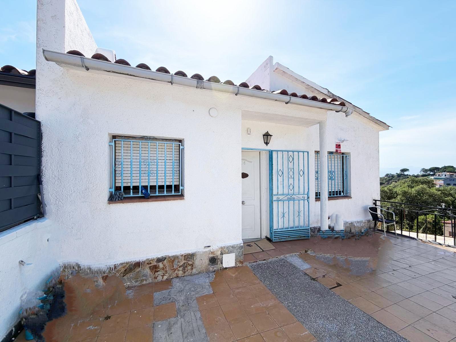 Imagen 2 Casa Aislada en venta en Vidreres / Urbanización Aiguaviva Parc