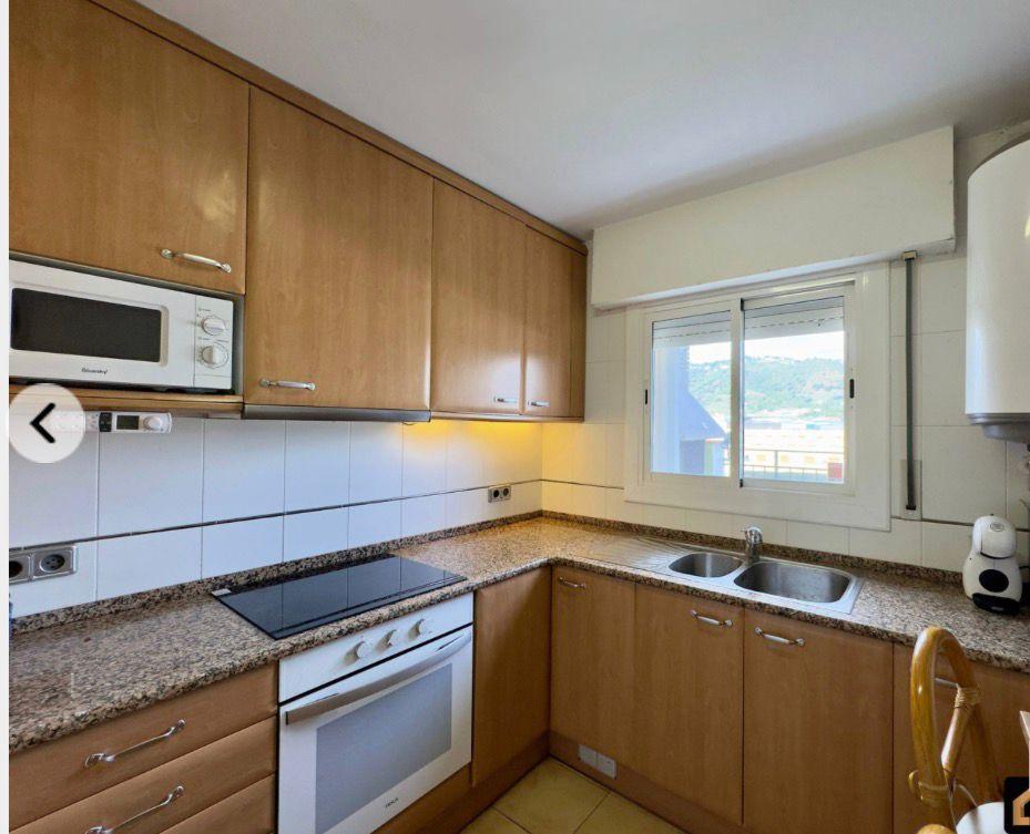 Imagen 7 Piso en venta en Pineda De Mar / Piso en Poblenou con vistas a la montaña