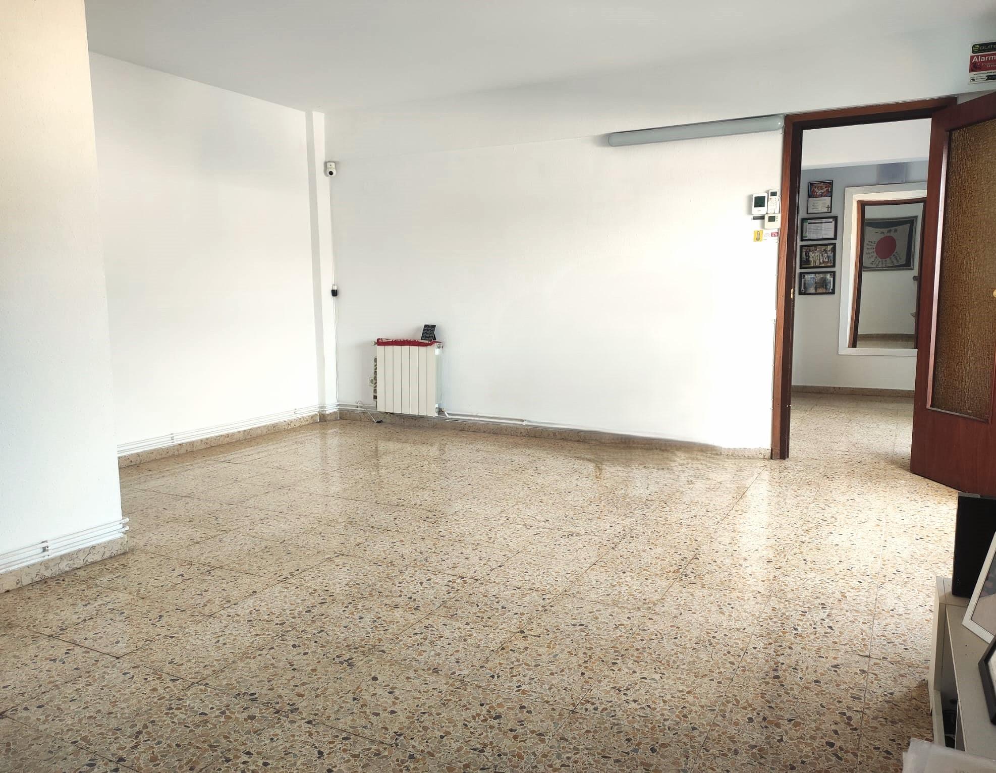 Imagen 5 Piso en venta en Pineda De Mar / Piso en Poblenou con vistas a la montaña