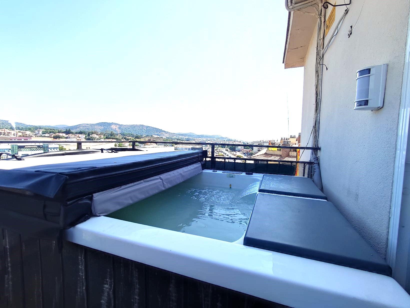 Imagen 22 Piso en venta en Pineda De Mar / Piso en Poblenou con vistas a la montaña