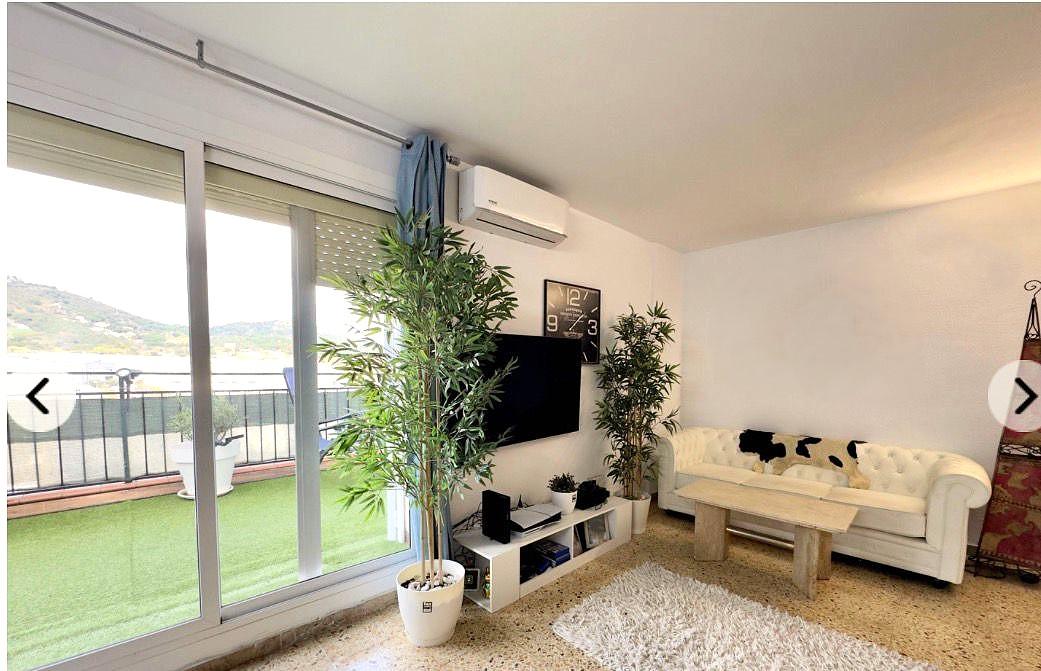 Imagen 3 Piso en venta en Pineda De Mar / Piso en Poblenou con vistas a la montaña