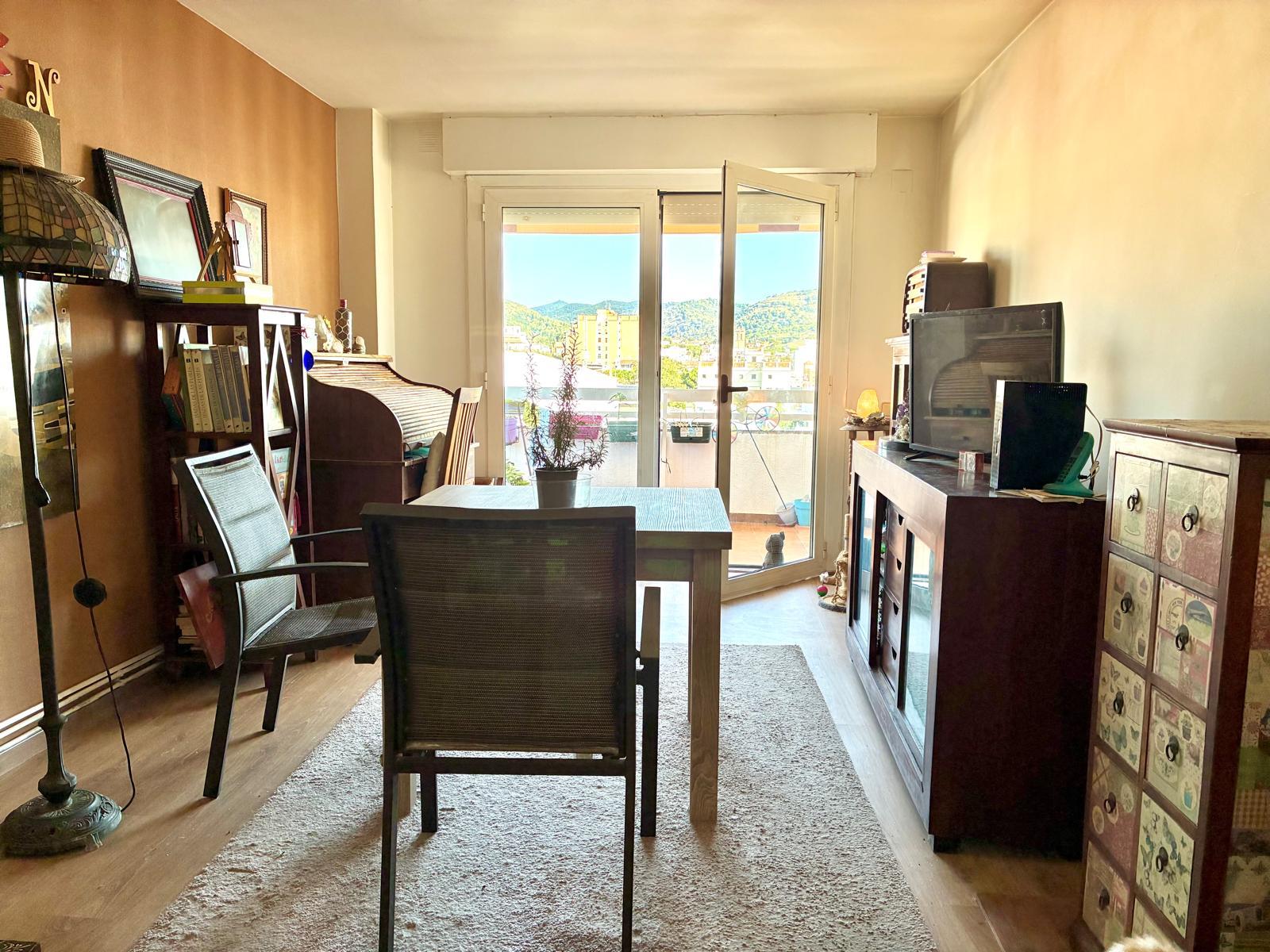 Imagen 5 Piso en venta en Pineda De Mar / Segunta línea de mar